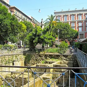 casa-margot-naples.hotels-amalfi.com/